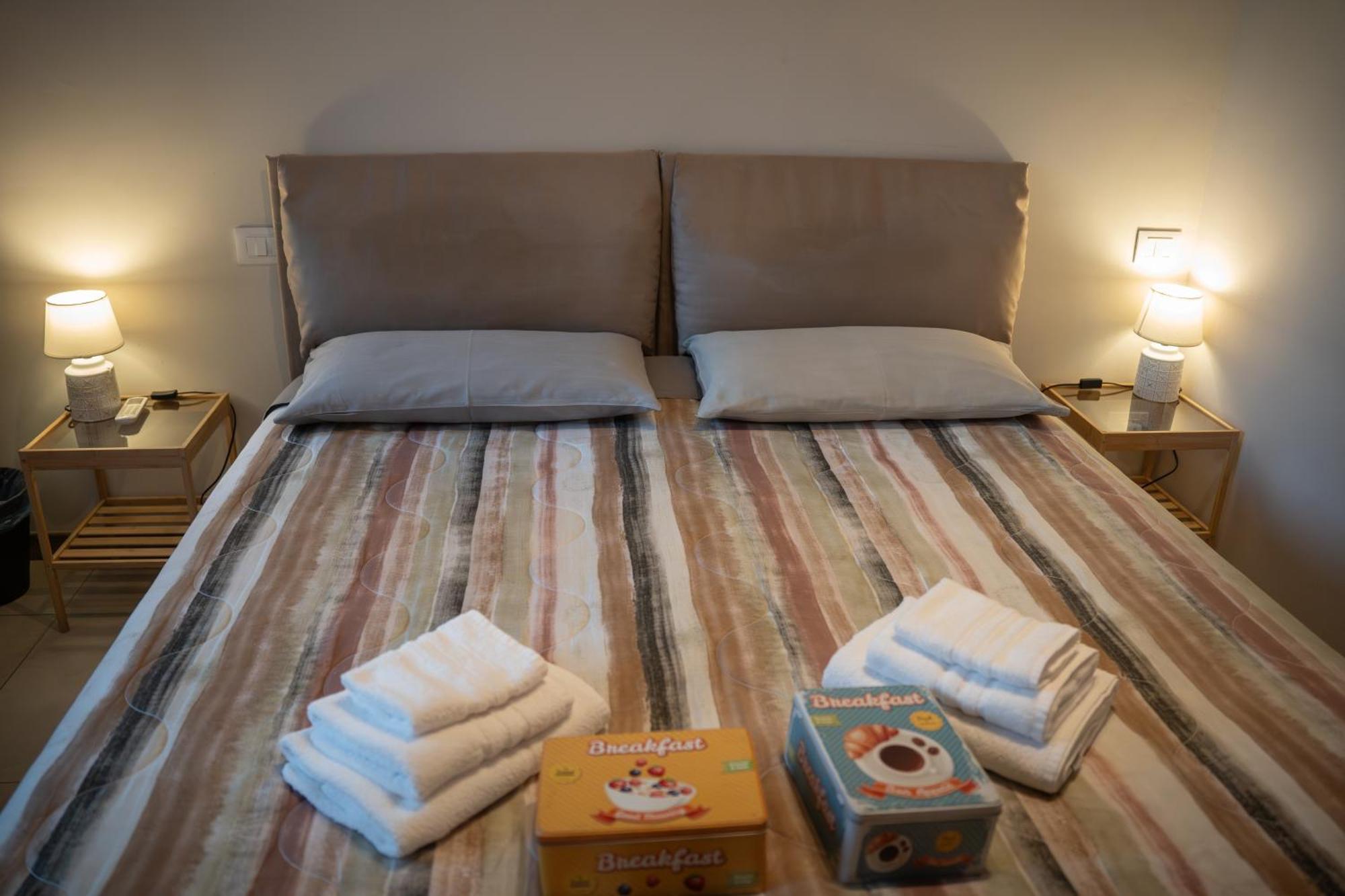 Lugaro Guest House Турин Экстерьер фото