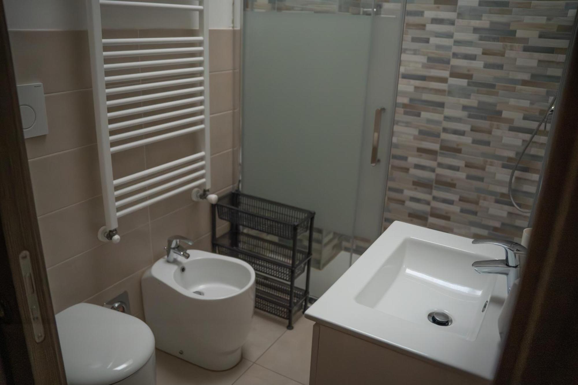 Lugaro Guest House Турин Экстерьер фото